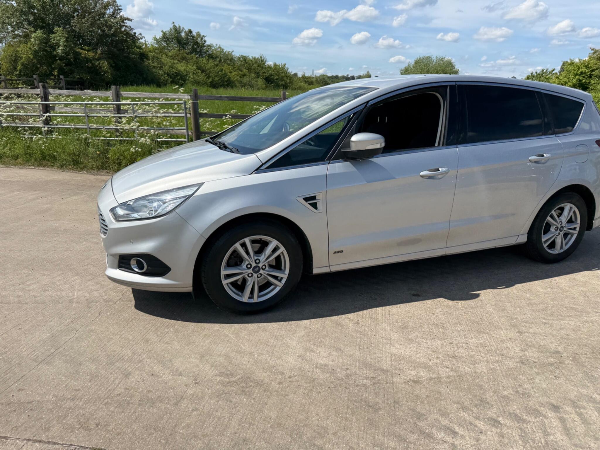 Ford S-Max 2.0 TDCi Titanium Euro 6 (s/s) 5dr — photo 62 of 102